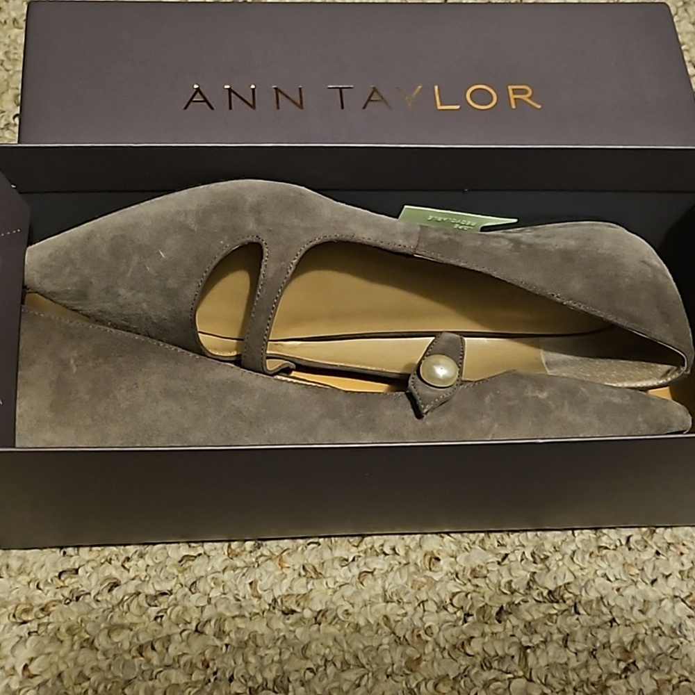 Shoes - Picture 2 of 3